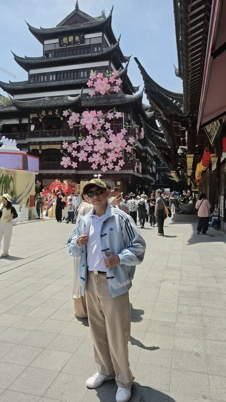 Andrei en el bazar de Yuyuan, en Shanghái